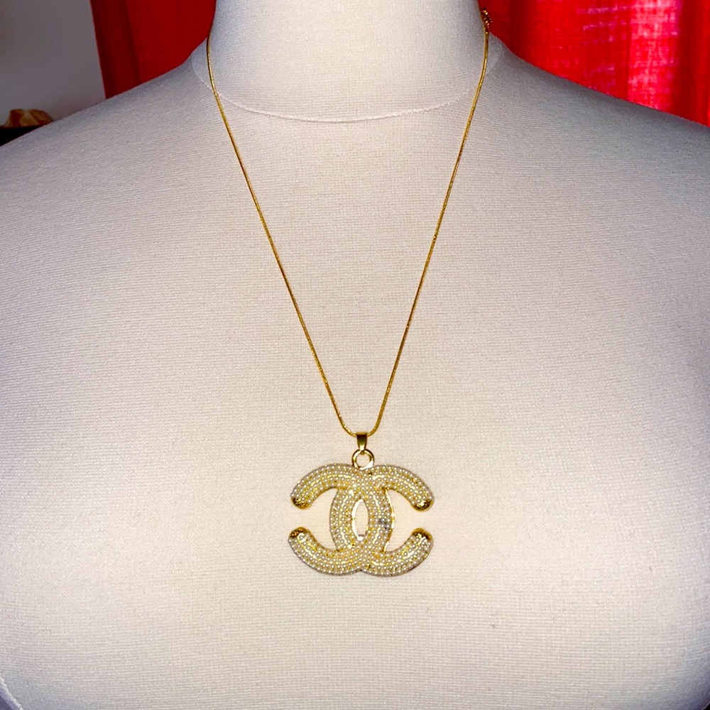 Fabulously Fitted| Mini Pearl Rhinestone Chain Statement Necklace